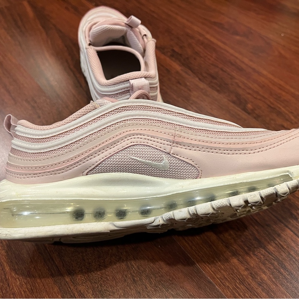 Nike Women's Pink Sneakers